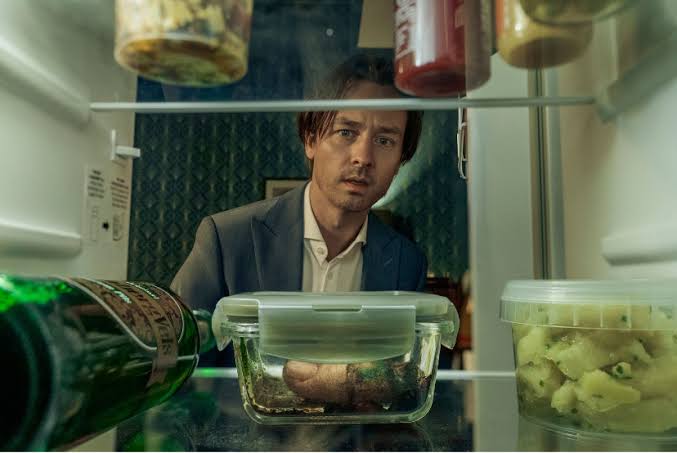 Murder Mindfully Netflix Review: A Darkly Funny Crime Series — image 3